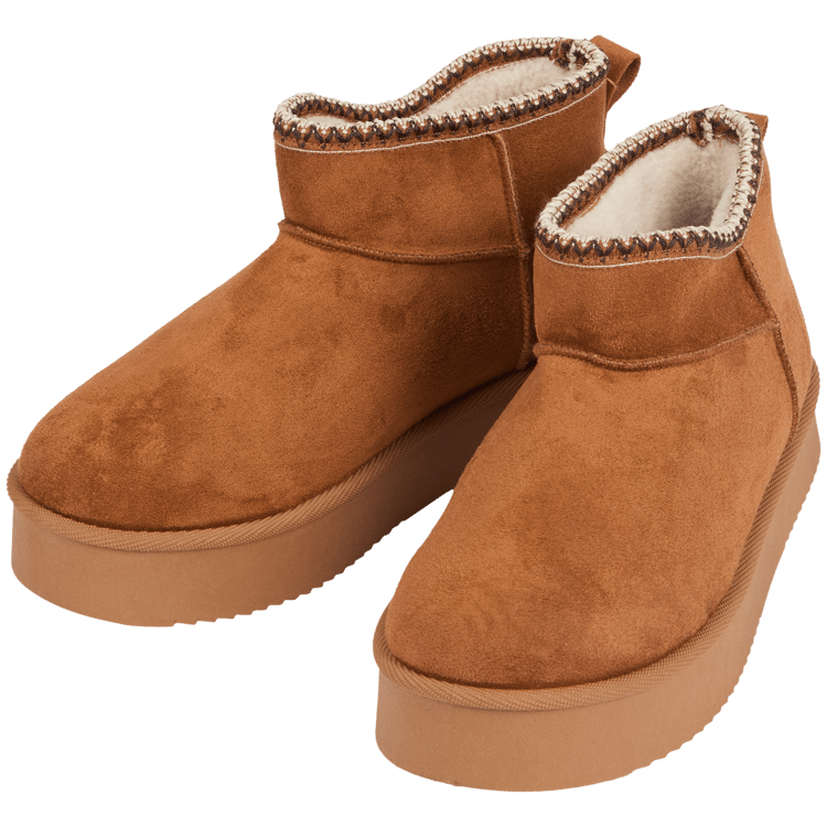 Botins com sola grossa