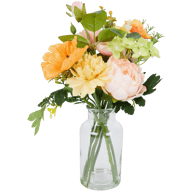 Bukiet sztuczych kwiatów w wazonie